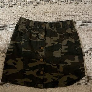 Camo skirt size small